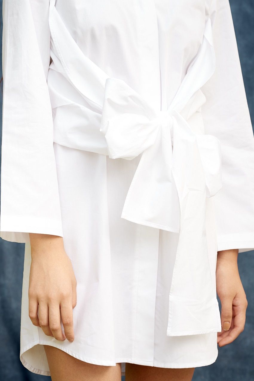 Front-tie bow detailed-belt white shirt dress