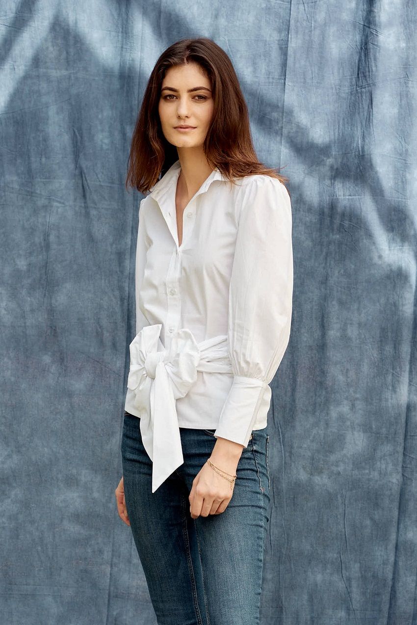 Conscious front tie, gathered shoulders, belted shirt
