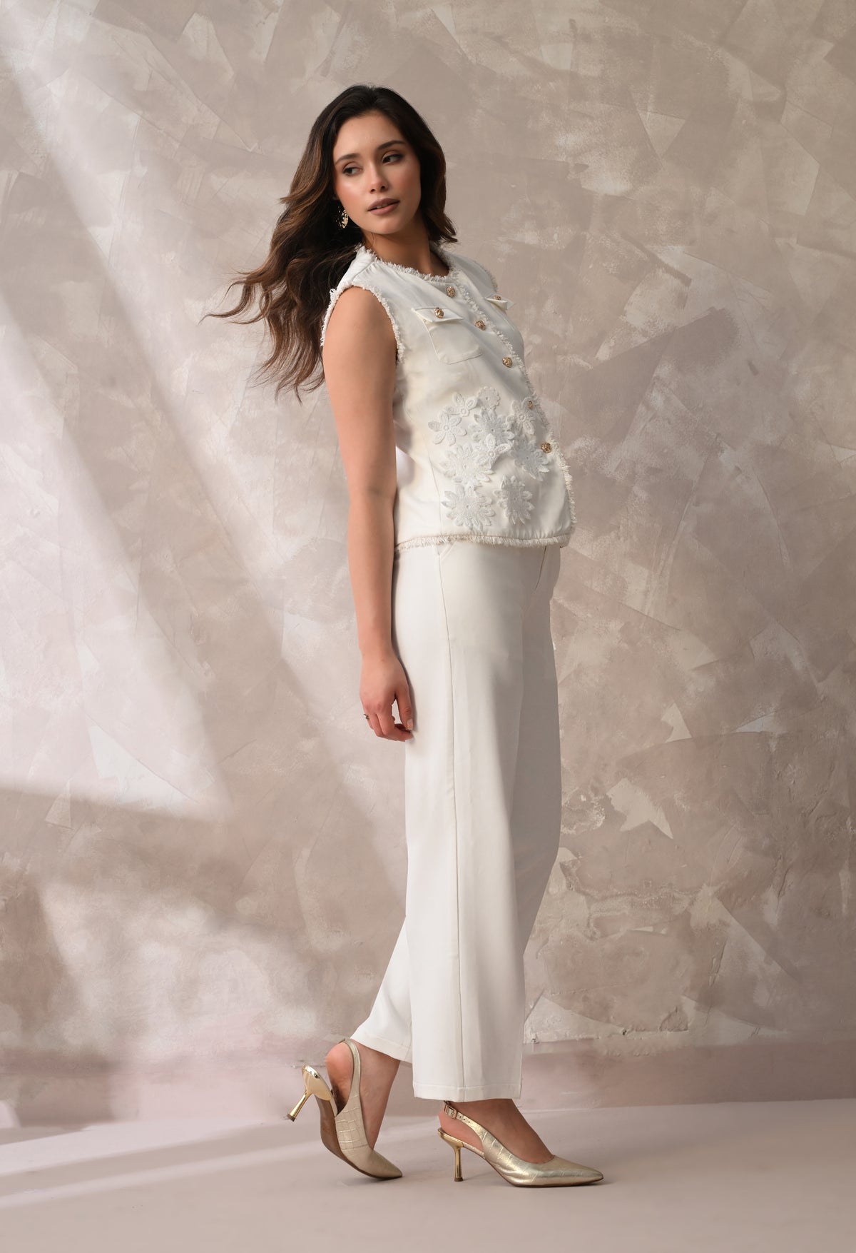 FLORAL APPLIQUE SLEEVELESS TOP & WIDE - LEG PANTS