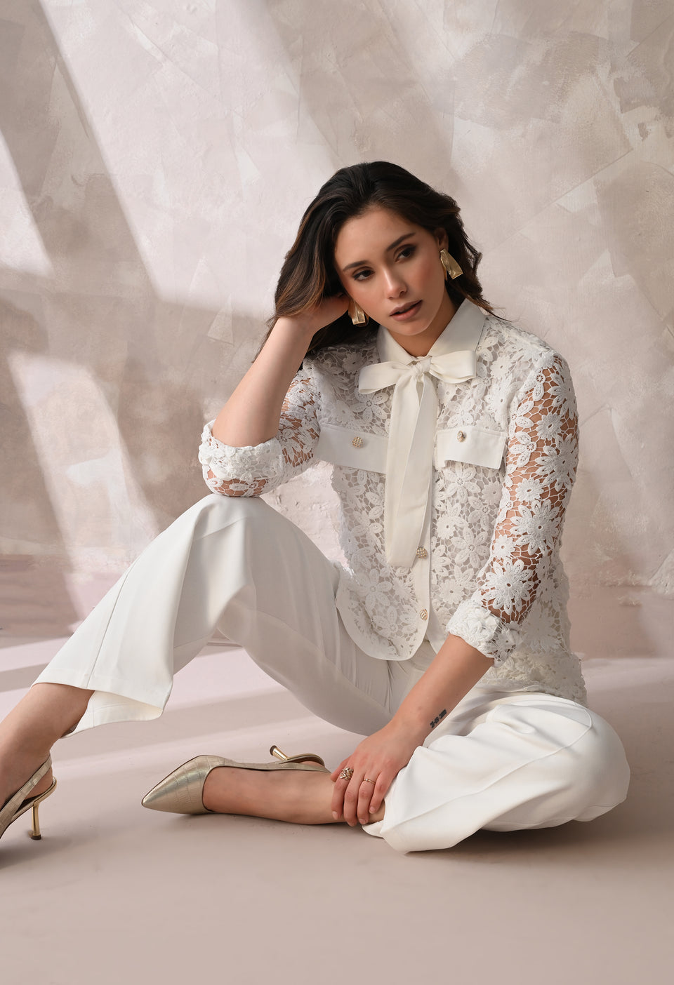 FLORAL LACE TIE-NECK SHIRT