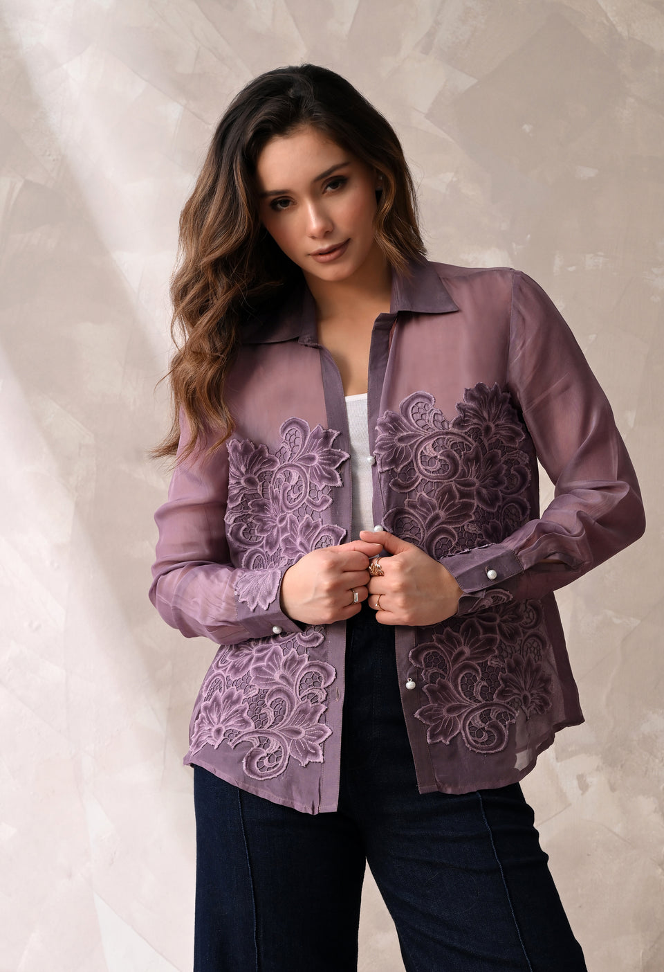 MAUVE SHEER SHIRT WITH FLORAL APPLIQUE AND A MATCHING INNER