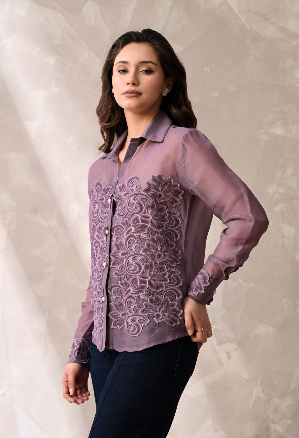 MAUVE SHEER SHIRT WITH FLORAL APPLIQUE AND A MATCHING INNER