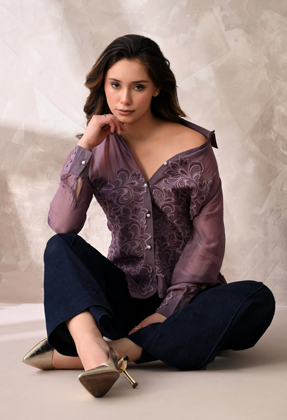 MAUVE SHEER SHIRT WITH FLORAL APPLIQUE AND A MATCHING INNER