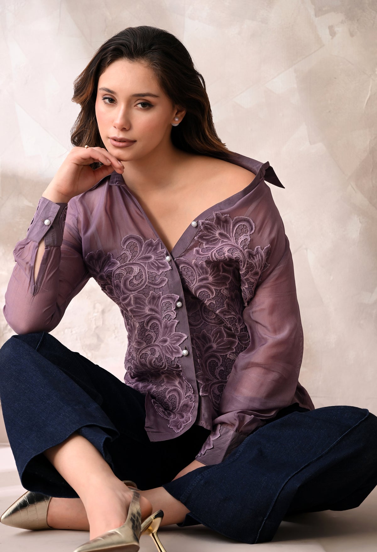 MAUVE SHEER SHIRT WITH FLORAL APPLIQUE AND A MATCHING INNER