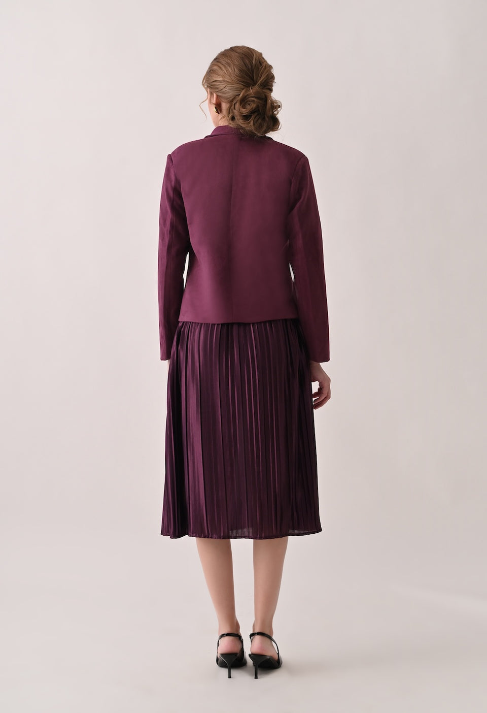 Chic burgundy skirt and blazer set