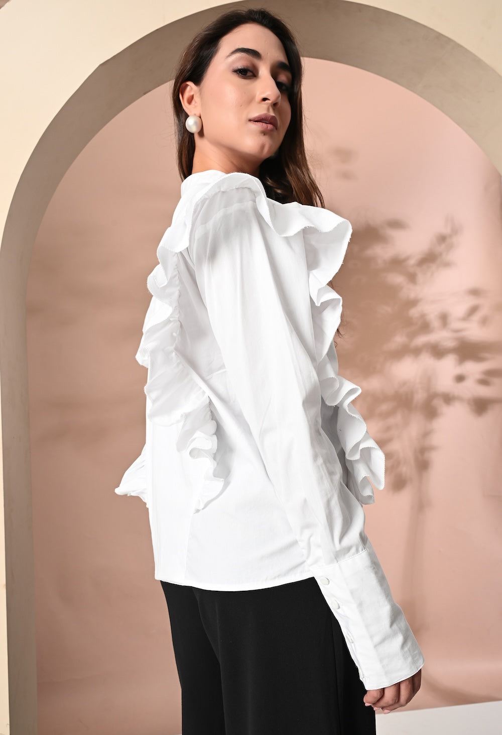 White shirt with frills