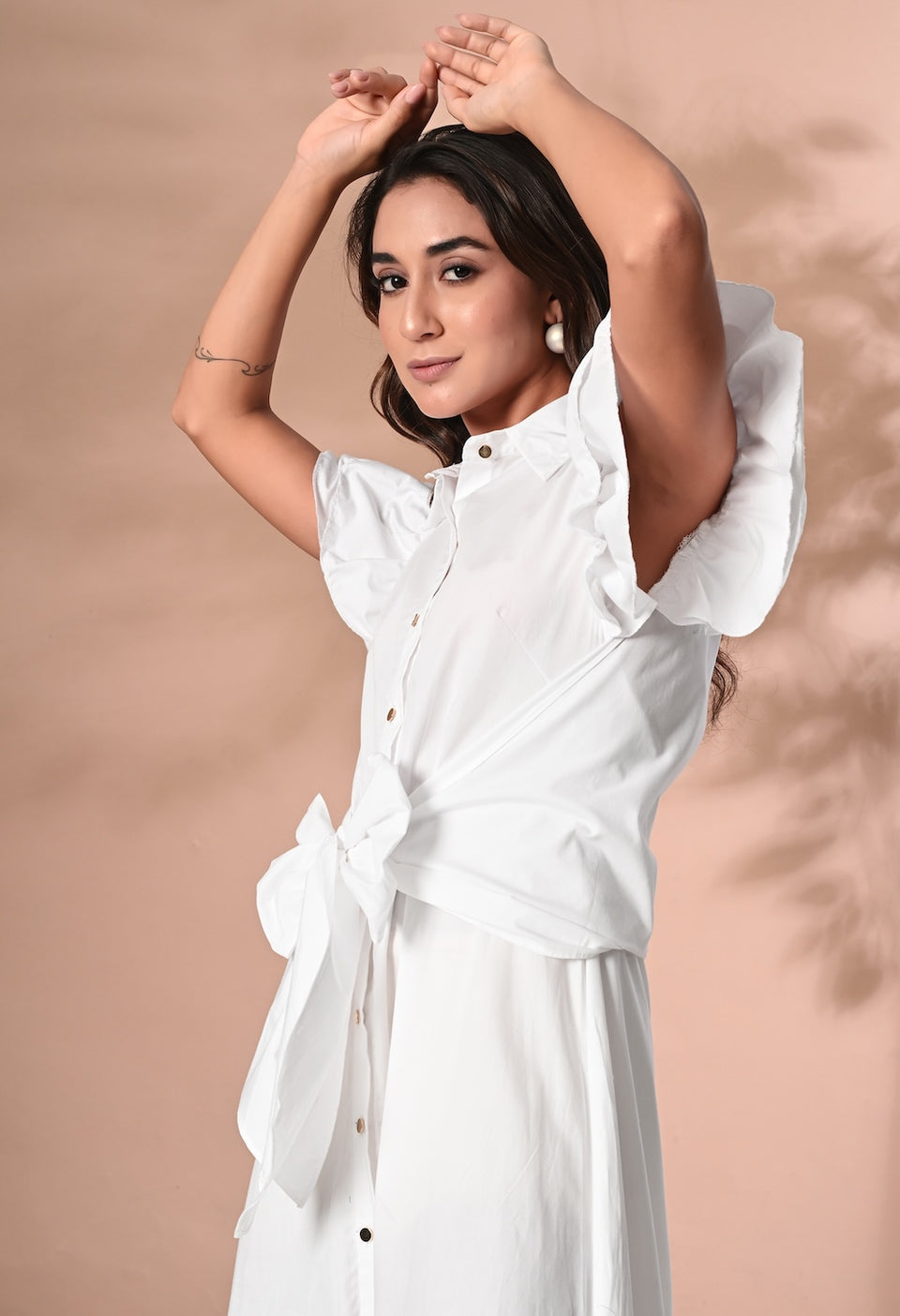Tie belt midi dress with frilled sleeves