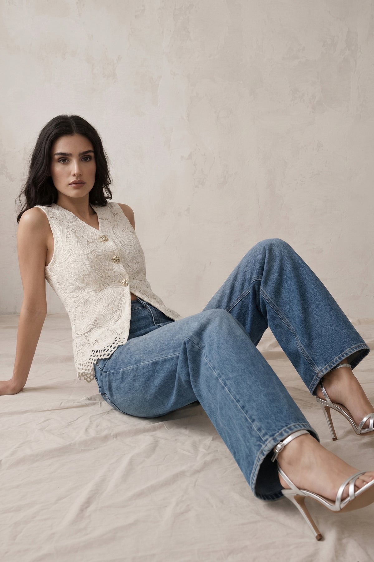 Elegant White Lace Button-Front Sleeveless Top